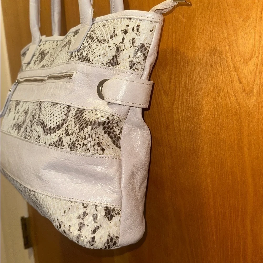 Innue Leather tote